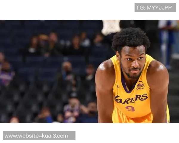 2011年湖人对决热火的经典对抗赛回顾与分析